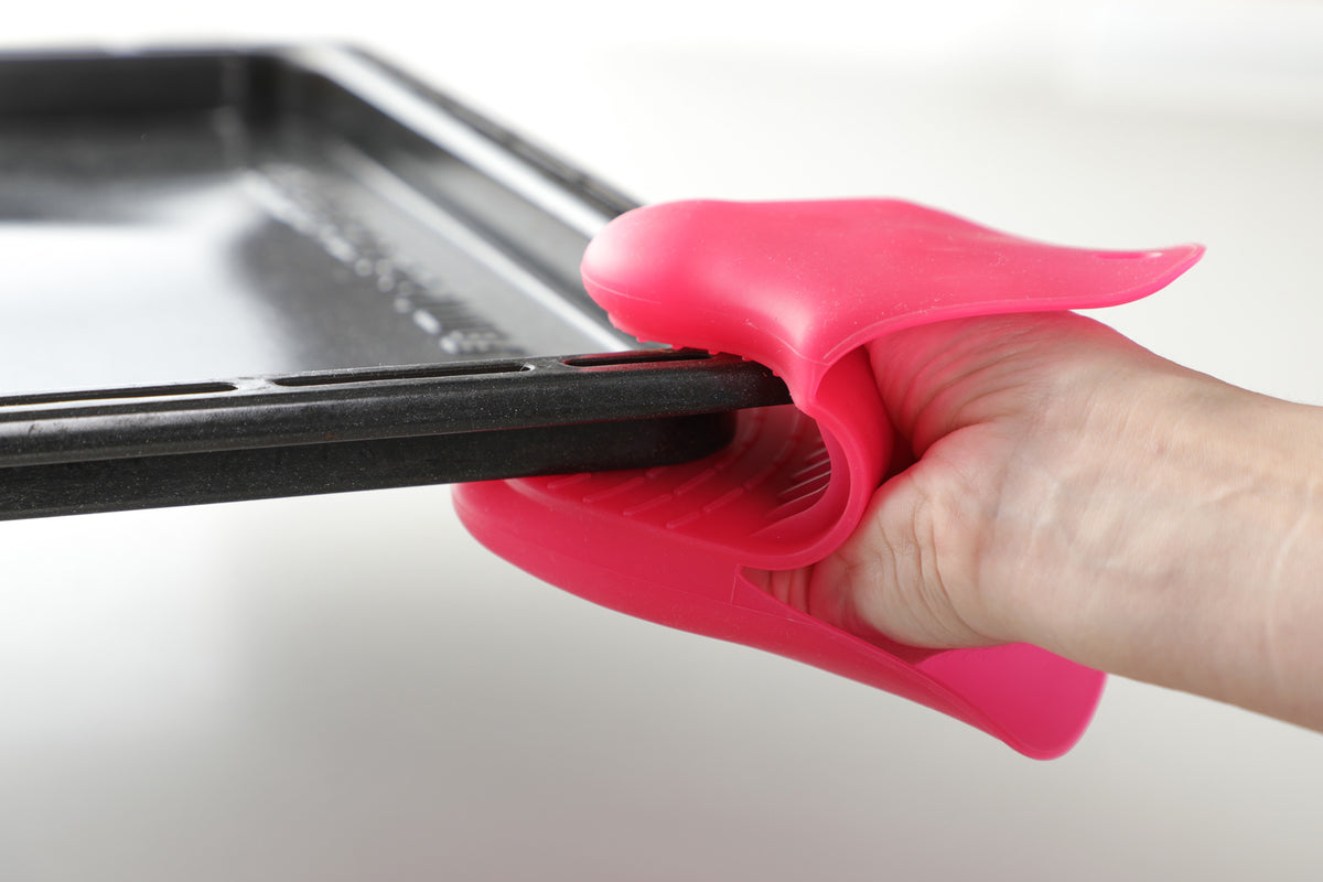 手になじむシリコンゴム採用の便利なハーフサイズ・ミトン（ナベつかみ